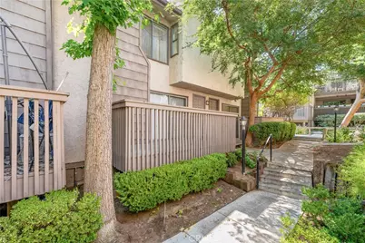 18316 Hatteras #20, Tarzana, CA 91356 - Photo 2