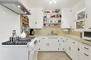 7051 Chimineas Ave, Reseda, CA 91335 - Photo 14