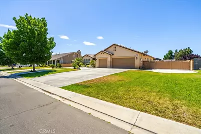 1718 E Whitlatch, Lancaster, CA 93535 - Photo 4