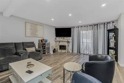 10009 Topanga Canyon Boulevard #5, Chatsworth, CA 91311 - Photo 2