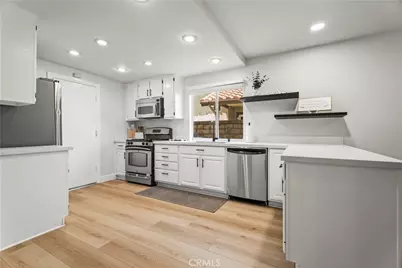 28154 Guilford Lane, Saugus, CA 91350 - Photo 8