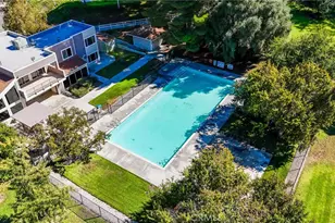 20002 Ave Of The Oaks, Newhall, CA 91321 - Photo 36