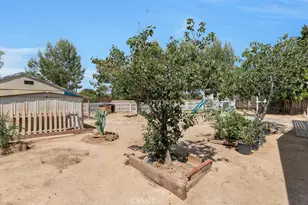 37652 Patty Ct, Palmdale, CA 93550 - Photo 46