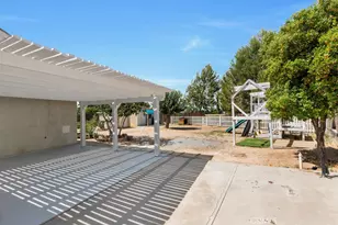 37652 Patty Ct, Palmdale, CA 93550 - Photo 40