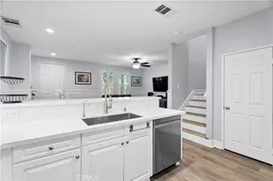 27249 Riverview Ln, Valencia, CA 91354 - Photo 18