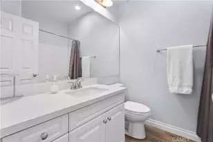 27249 Riverview Ln, Valencia, CA 91354 - Photo 16