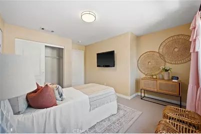 8501 Browns Creek Ln, Canoga Park, CA 91304 - Photo 36