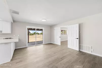 10157 E Avenue R8, Littlerock, CA 93543 - Photo 14