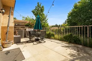 22914 Banyan Pl, Saugus, CA 91390 - Photo 14