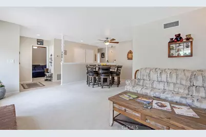 20862 Alaminos, Saugus, CA 91350 - Photo 6