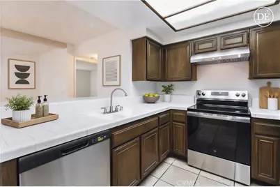 21500 Califa #97, Woodland Hills, CA 91367 - Photo 6