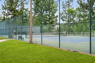 100 S Doheny Dr, Los Angeles, CA 90048 - Photo 34
