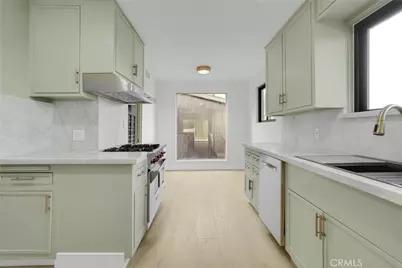 5631 Park Oak Place, Los Angeles, CA 90068 - Photo 18