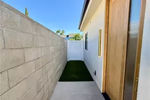 22130 Gault St, Canoga Park, CA 91303 - Photo 22