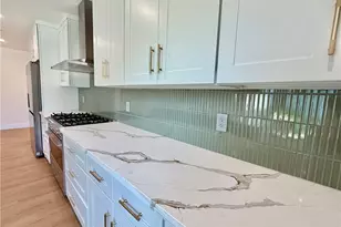 22130 Gault St, Canoga Park, CA 91303 - Photo 8