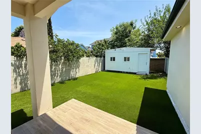 22130 Gault Street, Canoga Park, CA 91303 - Photo 18