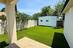 22130 Gault St, Canoga Park, CA 91303 - Photo 18