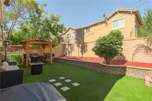 28215 Clementine Dr, Saugus, CA 91350 - Photo 16