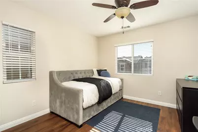 28215 Clementine Drive, Saugus, CA 91350 - Photo 12