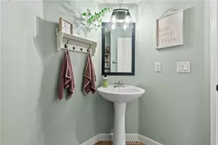 28354 Santa Rosa Ln, Saugus, CA 91350 - Photo 20