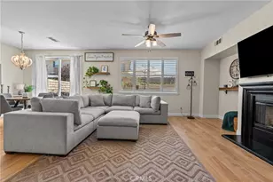 28354 Santa Rosa Ln, Saugus, CA 91350 - Photo 4