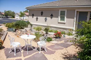 19611 Castle Harbor Ct, Apple Valley, CA 92308 - Photo 2