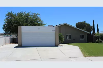 42804 Yew Street, Lancaster, CA 93536 - Photo 2