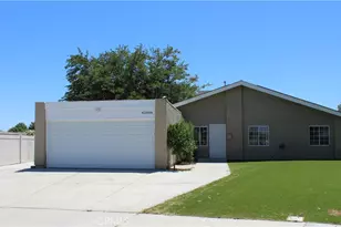 42804 Yew St, Lancaster, CA 93536 - Photo 1