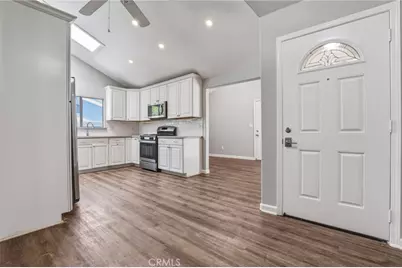 17856 Stillmore, Canyon Country, CA 91387 - Photo 4