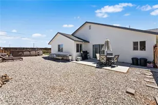7821 Fir, California City, CA 93505 - Photo 38