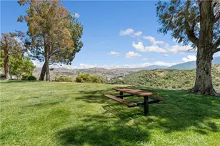 21305 Nandina Ln, Newhall, CA 91321 - Photo 34