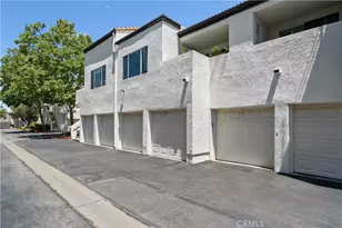 21305 Nandina Ln, Newhall, CA 91321 - Photo 2