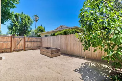 22334 Criswell Street, Woodland Hills, CA 91303 - Photo 32