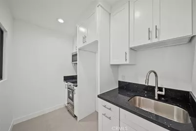 11488 Burbank, North Hollywood, CA 91601 - Photo 8
