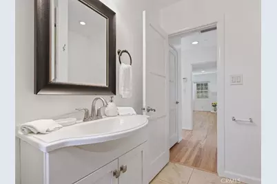 15460 Sylvan Street, Van Nuys, CA 91411 - Photo 26