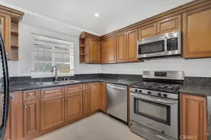 21025 Blythe St, Canoga Park, CA 91304 - Photo 10