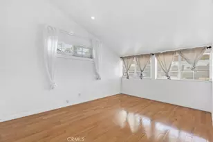 21025 Blythe St, Canoga Park, CA 91304 - Photo 6