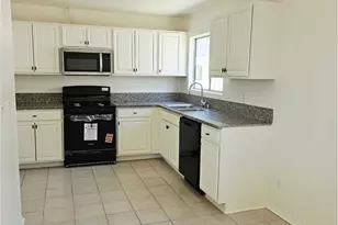 10030 Owensmouth, Chatsworth, CA 91311 - Photo 16
