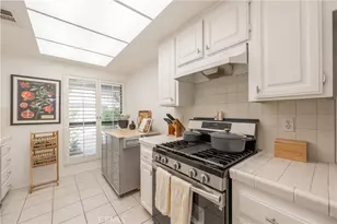 10110 Melinda Way, Northridge, CA 91325 - Photo 10