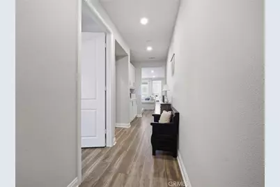 20558 Martingale, Saugus, CA 91350 - Photo 10