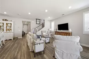 20558 Martingale, Saugus, CA 91350 - Photo 4