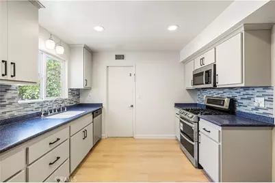 28020 Newbird Drive, Saugus, CA 91350 - Photo 6