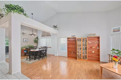 28722 Darrow, Saugus, CA 91390 - Photo 6
