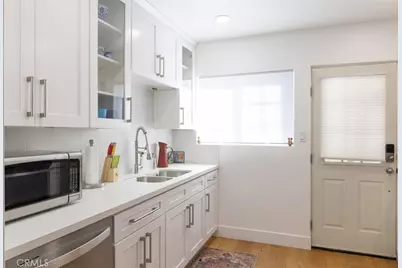 6036 Lindley, Encino, CA 91316 - Photo 2