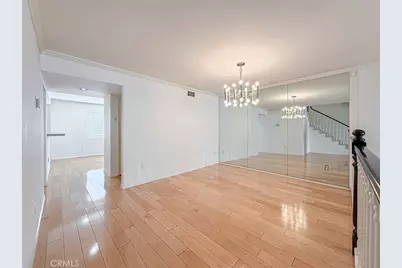 18100 Burbank Boulevard #24, Tarzana, CA 91356 - Photo 6