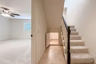 18100 Burbank Blvd, Tarzana, CA 91356 - Photo 34