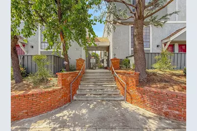 18100 Burbank Boulevard #24, Tarzana, CA 91356 - Photo 2
