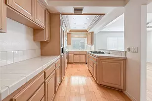 18100 Burbank Blvd, Tarzana, CA 91356 - Photo 8