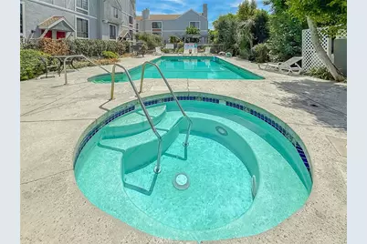 18100 Burbank Boulevard #24, Tarzana, CA 91356 - Photo 40