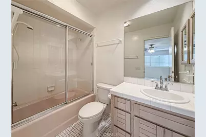 18100 Burbank Boulevard #24, Tarzana, CA 91356 - Photo 30